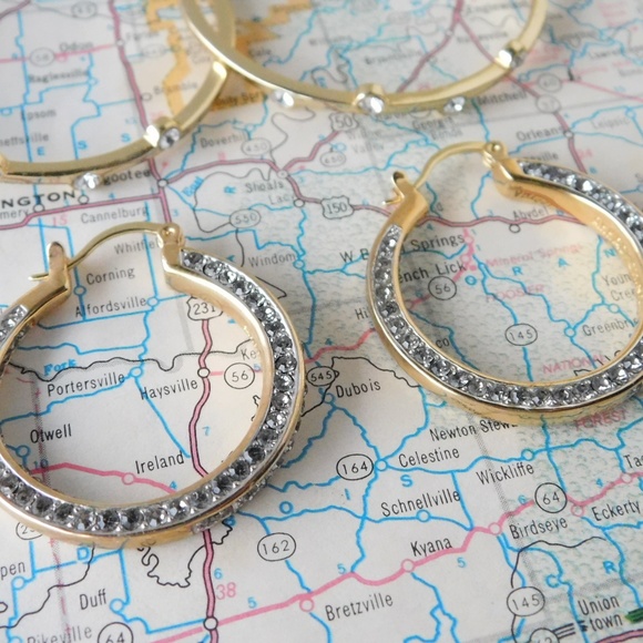 Two pairs of AKKAD gold toned hoop earrings - Picture 3 of 6